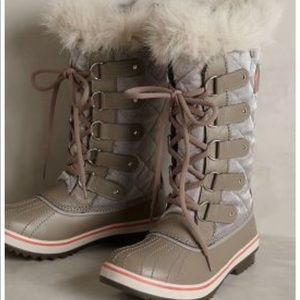 Sorel Tofino Boots in Neutral 6.5 size